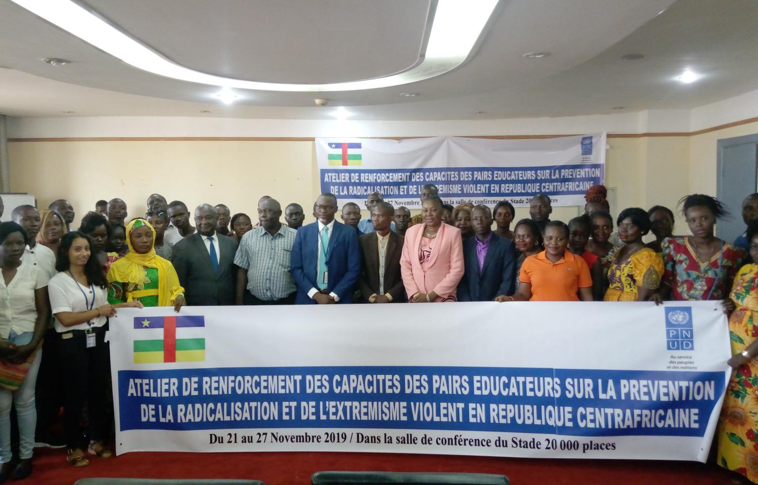 Photo de famille de la cérémonie d’ouverture de l’atelier de renforcement de capacités